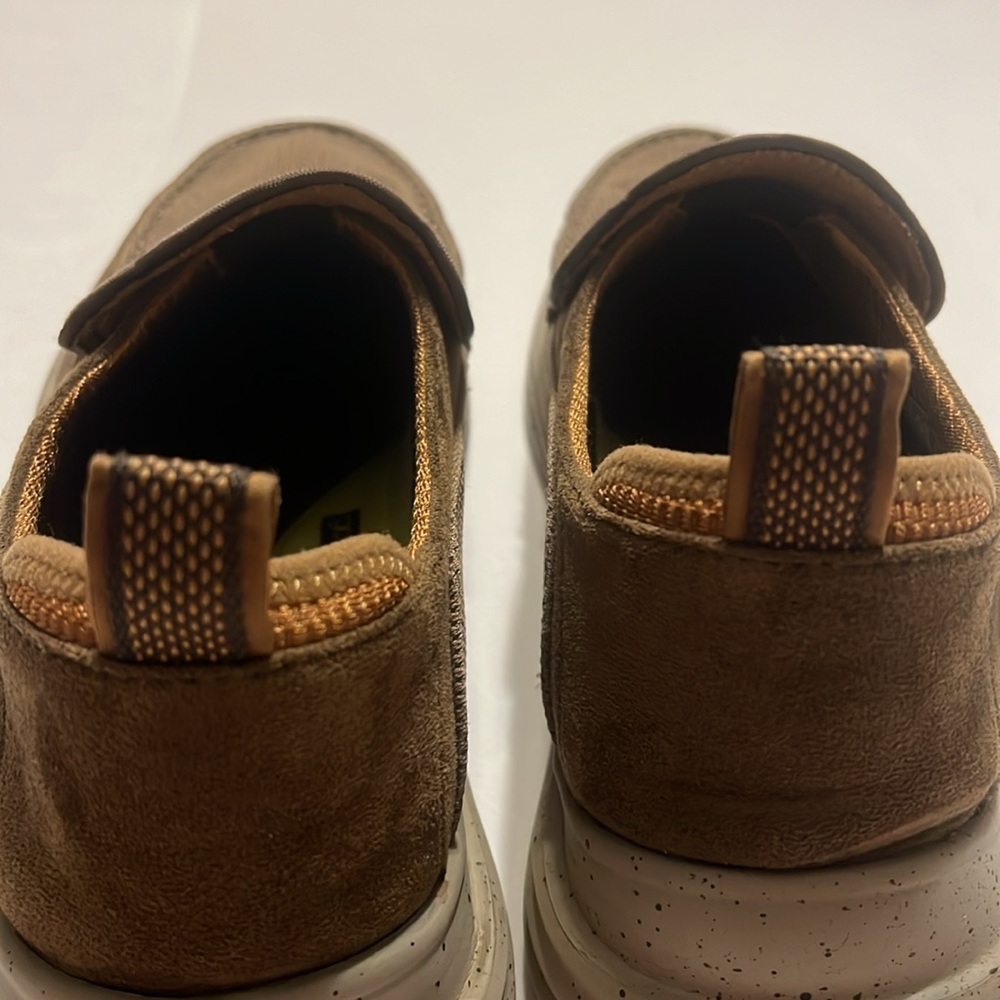 Sketchers men’s 11 slip on light weight shoes brown & tan shoes - Picture 15 of 16
